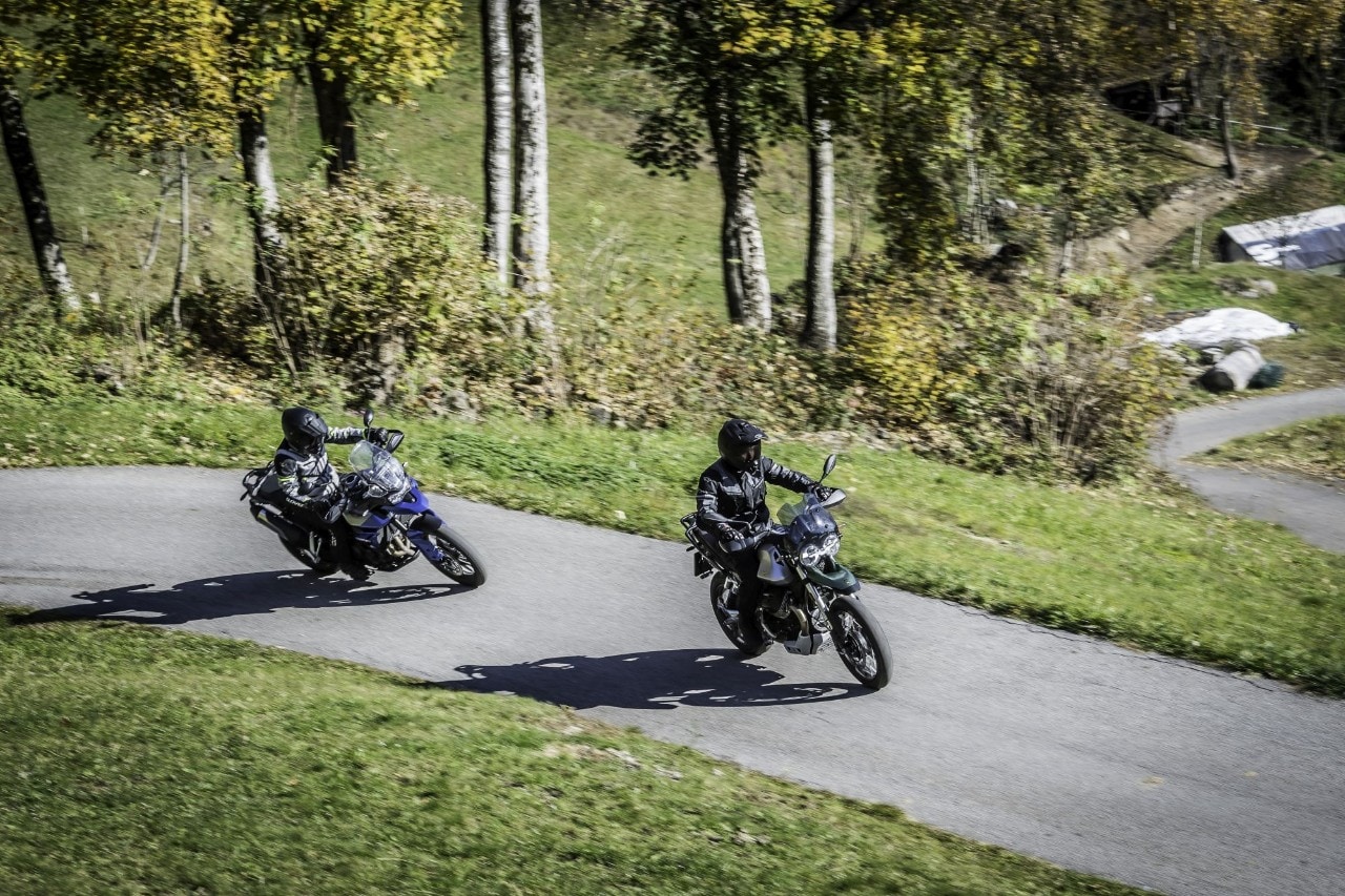 Moto Guzzi V85 TT VS Triumph Tiger 850 Sport: viaggia, guida, SOGNA